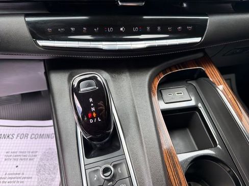 Used 2022 Cadillac Escalade ESV Luxury AWD/4WD image 19