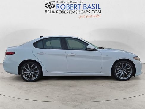 Used 2022 Alfa Romeo Giulia Ti image 6