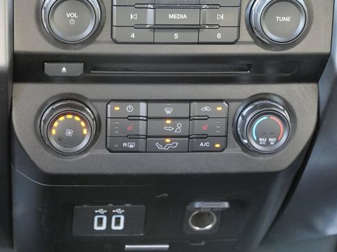 Certified 2018 Ford F150 XLT w/ Equipment Group 302A Luxury AWD/4WD image 18