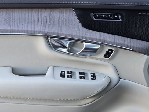 New 2026 Volvo XC90 T8 Ultra w/ Protection Package Premier image 25