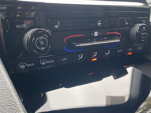 New 2025 Jeep Grand Cherokee Altitude image 48