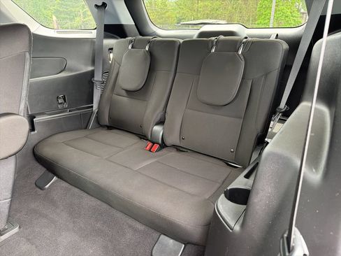Used 2021 Ford Explorer XLT AWD/4WD image 25