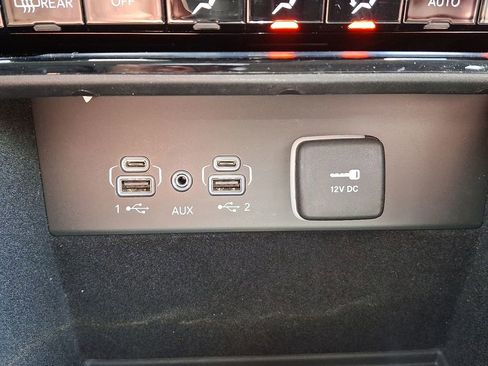 Used 2022 Jeep Grand Cherokee Limited AWD/4WD image 25