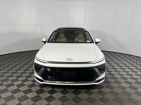 Used 2025 Hyundai Sonata Limited w/ Winter Weather Package image 13