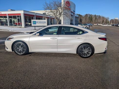 Used 2023 Lexus ES 350 w/ Premium Package image 2