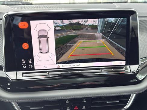 New 2025 Volkswagen Atlas Peak Edition SE image 12