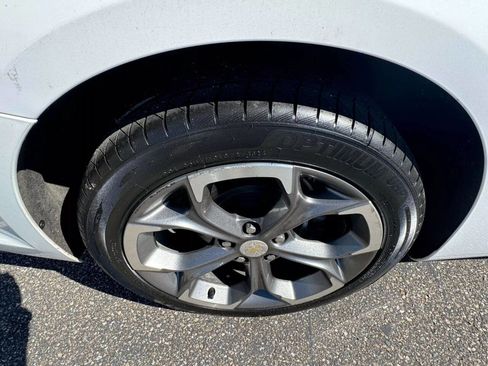 Used 2021 Chevrolet Malibu LT image 40