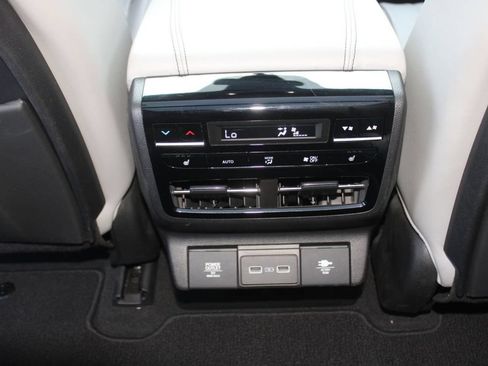 Used 2023 Acura MDX w/ Advance Package AWD/4WD image 19