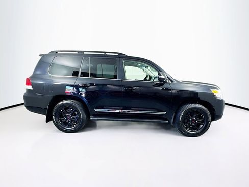 Used 2019 Toyota Land Cruiser image 11