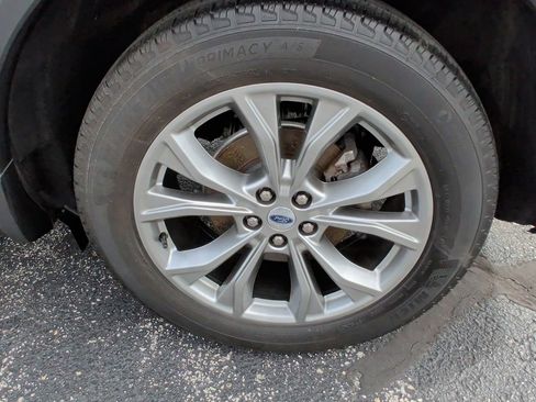 Certified 2023 Ford Explorer XLT w/ Equipment Group 202A AWD/4WD image 34