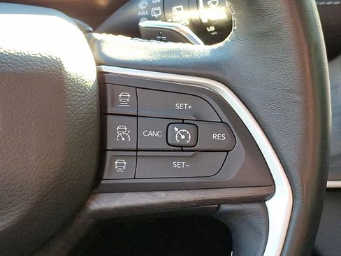 Certified 2022 Jeep Grand Cherokee Limited image 22