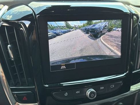 Used 2022 Chevrolet Traverse LT FWD image 26