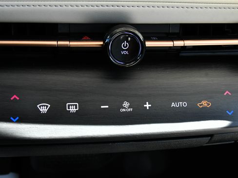 Used 2024 Nissan Ariya AWD image 28