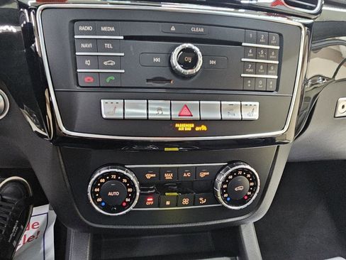 Used 2018 Mercedes-Benz GLE 350 w/ Premium 1 Package image 33