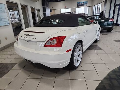 Used 2005 Chrysler Crossfire Limited RWD image 5