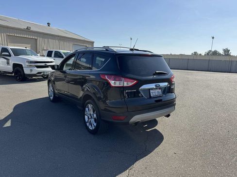 Used 2014 Ford Escape Titanium w/ Equipment Group 401A FWD image 9