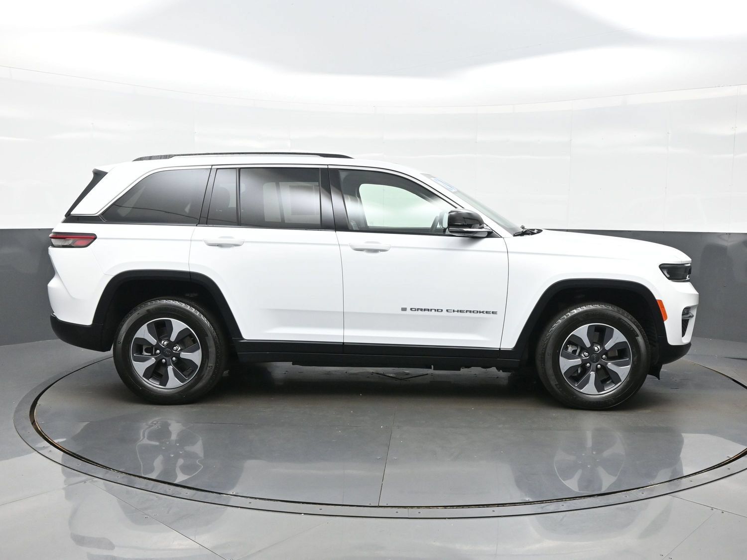 Used 2023 Jeep Grand Cherokee 4WD 4xe image 10