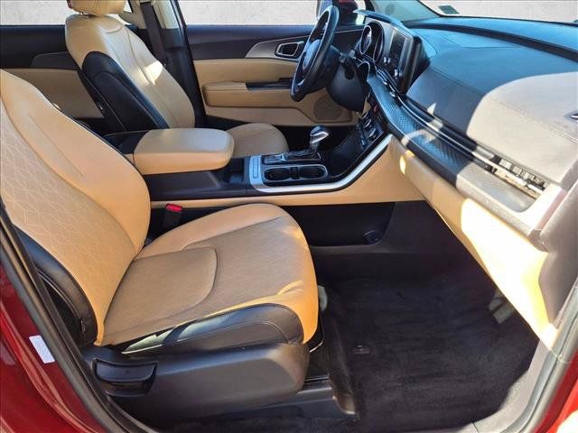 Used 2024 Kia Carnival LX FWD image 27