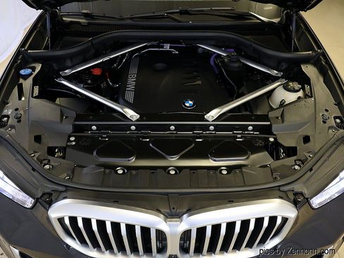 Used 2024 BMW X5 xDrive40i w/ Premium Package AWD/4WD image 40