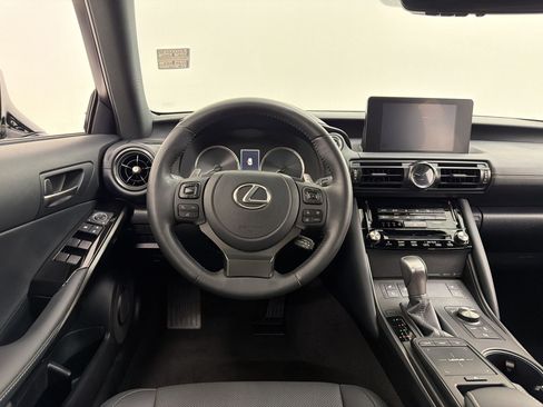Used 2025 Lexus IS 300 w/ Comfort Package RWD image 31
