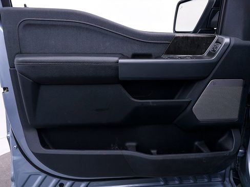 Used 2022 Ford F150 Lightning Lariat w/ Max Trailer Tow Package image 17