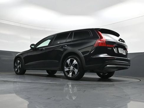 Used 2025 Volvo V60 B5 Cross Country Plus AWD/4WD image 35