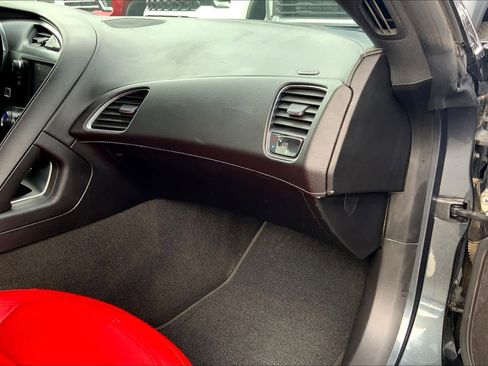 Used 2018 Chevrolet Corvette Stingray Coupe w/ Carbon Flash Badge Package image 16