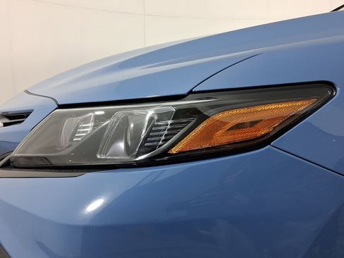 Used 2024 Toyota Camry SE image 11