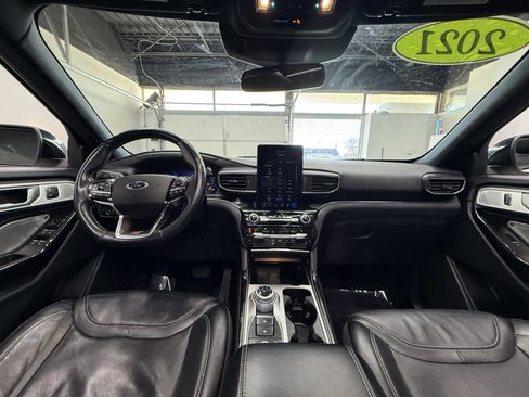 Used 2021 Ford Explorer ST w/ ST Street Pack image 13