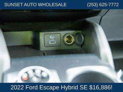 Used 2022 Ford Escape SE w/ Cold Weather Package image 55