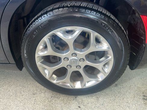 Used 2017 Chrysler 300 C Platinum w/ Safetytec Plus Group image 31