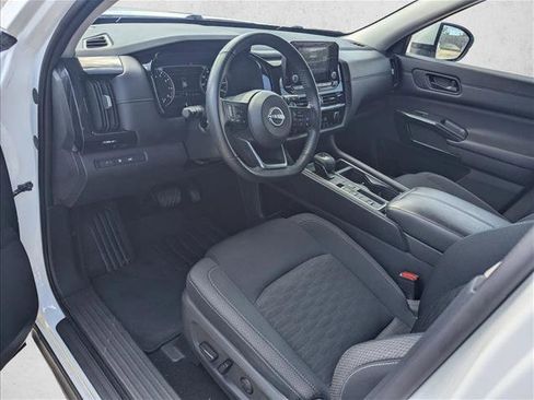 Used 2025 Nissan Pathfinder SV FWD image 10