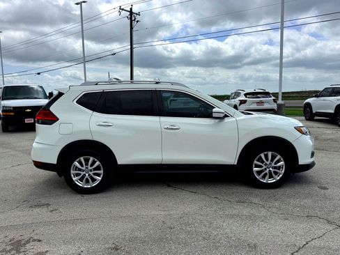 Used 2017 Nissan Rogue SV FWD image 5