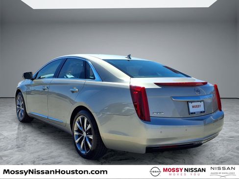 Used 2014 Cadillac XTS image 2