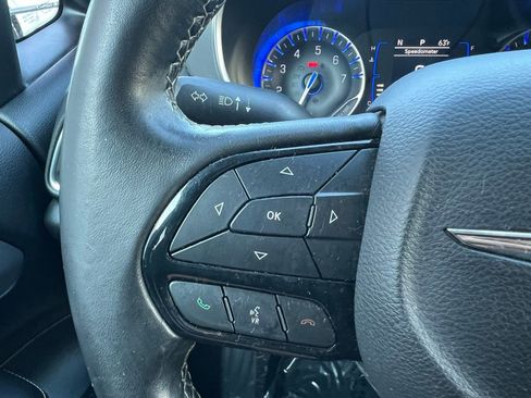 Used 2019 Chrysler Pacifica Touring Plus w/ S Appearance Package image 31