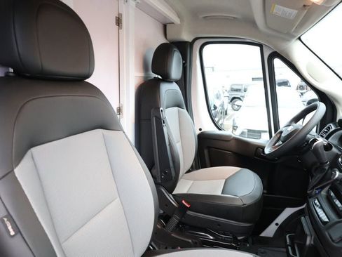 Used 2025 RAM ProMaster 2500 w/ Convenience Group image 30
