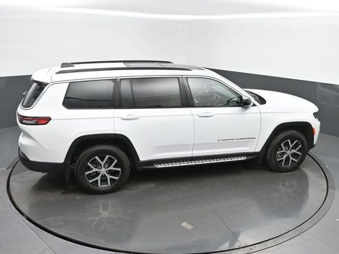 Used 2024 Jeep Grand Cherokee L Limited w/ Luxury Tech Group II image 40