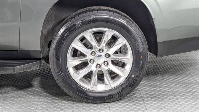 Used 2023 Chevrolet Suburban Premier AWD/4WD image 38