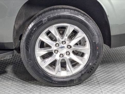 Used 2023 Chevrolet Suburban Premier AWD/4WD image 38