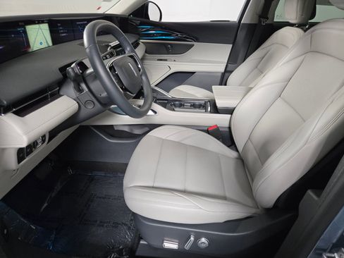 New 2026 Lincoln Nautilus Premier AWD/4WD image 12
