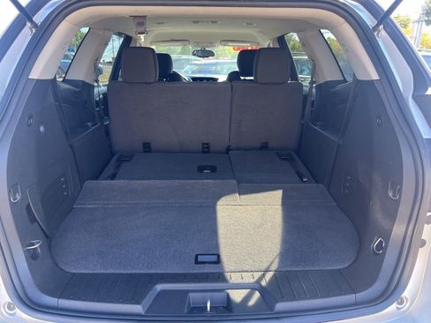 Used 2017 Chevrolet Traverse LT image 51