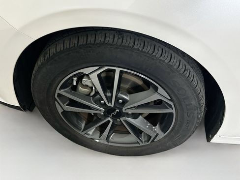 Used 2024 Kia Forte LXS image 11