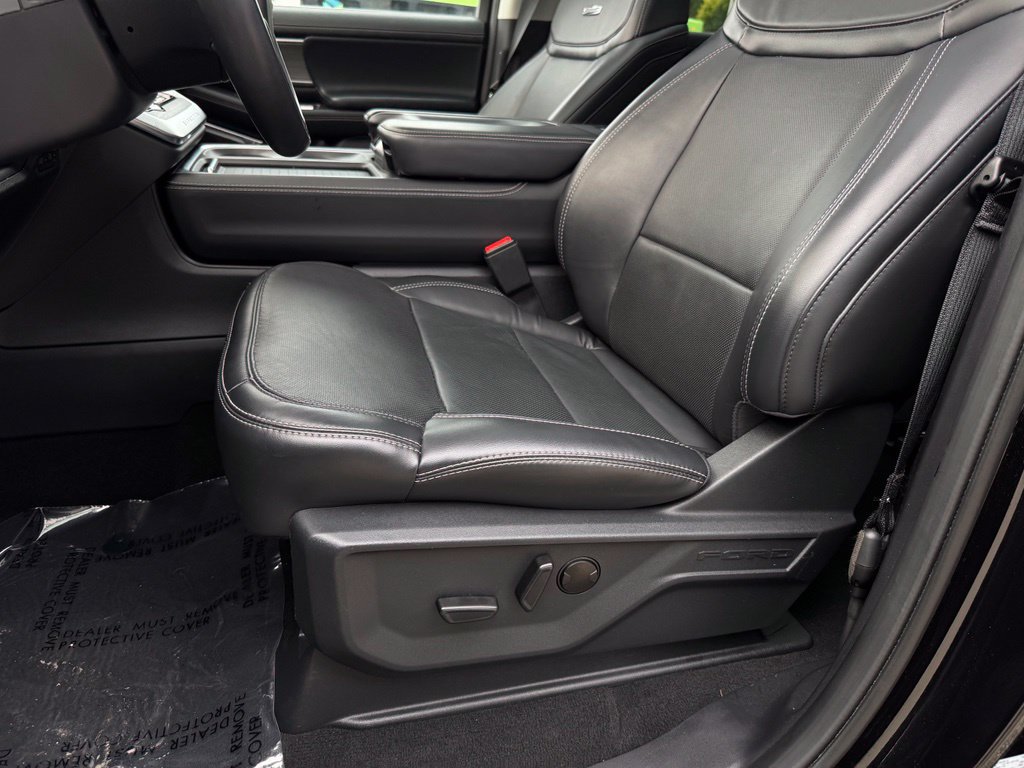 Used 2025 Ford Expedition Platinum AWD/4WD image 6
