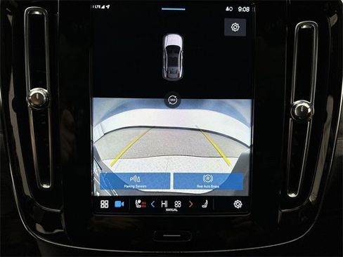 Certified 2022 Volvo C40 P8 Recharge Ultimate image 17