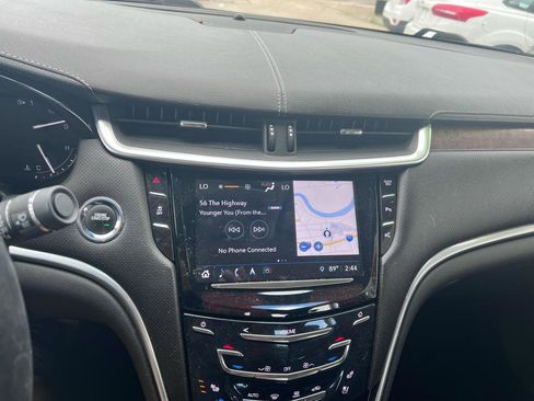 Used 2018 Cadillac XTS Luxury FWD image 12
