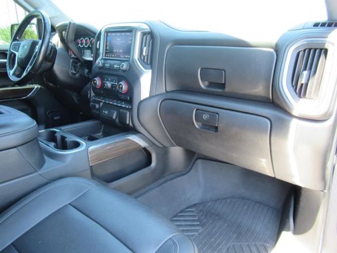 Used 2022 Chevrolet Silverado 1500 LT Trail Boss w/ LT Trail Boss Premium Package AWD/4WD image 11