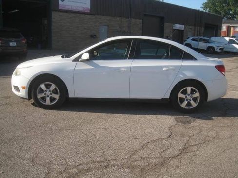 Used 2014 Chevrolet Cruze LT FWD image 8