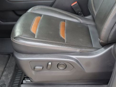 Used 2024 GMC Sierra 1500 AT4 w/ Technology Package AWD/4WD image 15