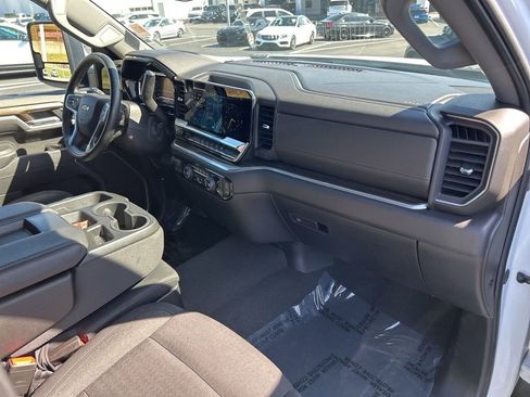 Used 2025 Chevrolet Silverado 2500 LT w/ Convenience Package image 48