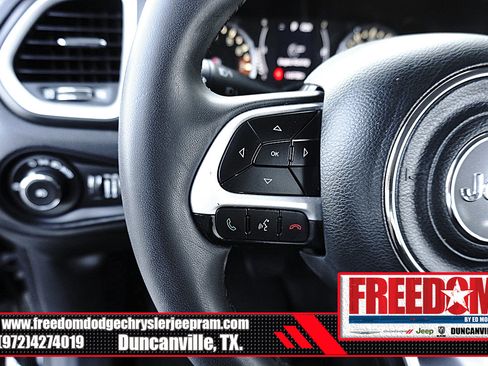 Used 2020 Jeep Renegade Latitude FWD image 25